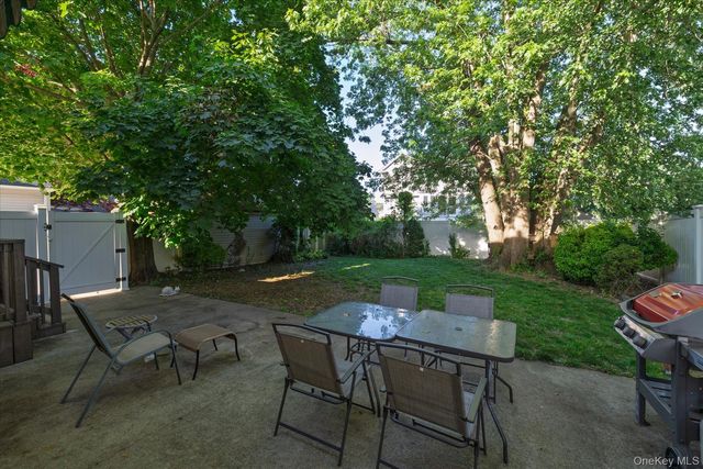 2545 Sycamore Avenue, Wantagh, NY 11793