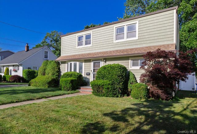2545 Sycamore Avenue, Wantagh, NY 11793