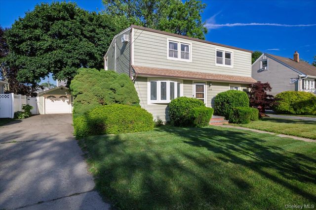 2545 Sycamore Avenue, Wantagh, NY 11793
