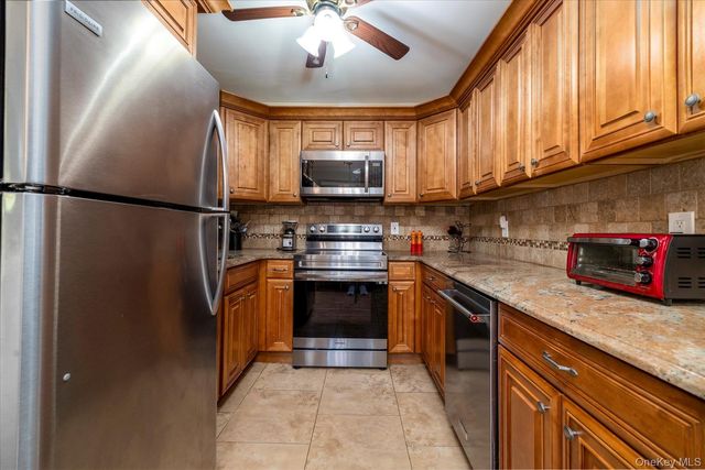 2545 Sycamore Avenue, Wantagh, NY 11793