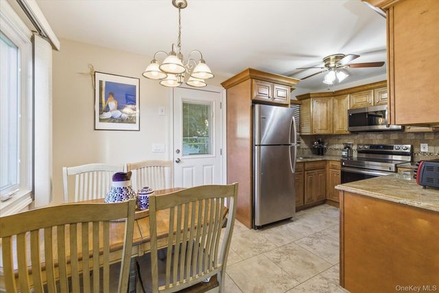 2545 Sycamore Avenue, Wantagh, NY 11793