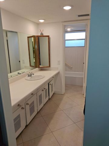 3940 NW 42ND Avenue 320, Lauderdale Lakes, FL 33319