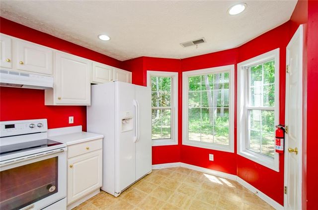 185 Weatherstone Drive, Woodstock, GA 30188