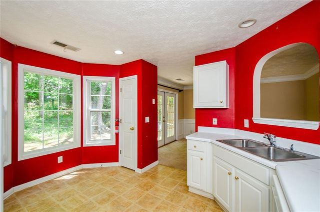 185 Weatherstone Drive, Woodstock, GA 30188