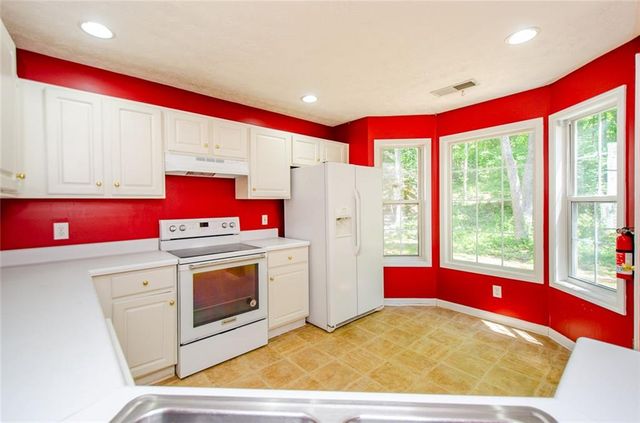 185 Weatherstone Drive, Woodstock, GA 30188