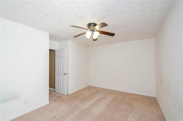 185 Weatherstone Drive, Woodstock, GA 30188