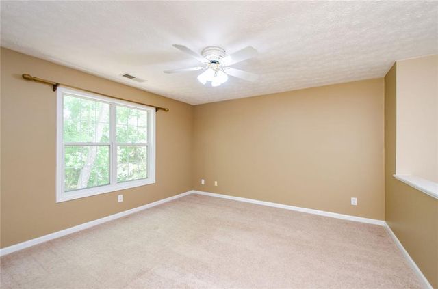 185 Weatherstone Drive, Woodstock, GA 30188