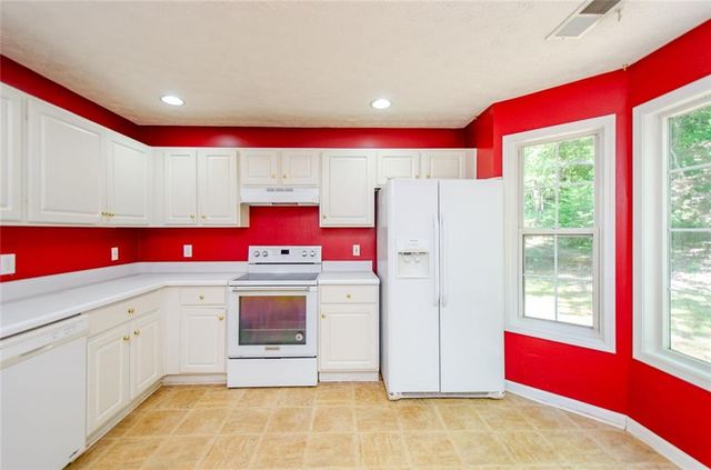185 Weatherstone Drive, Woodstock, GA 30188