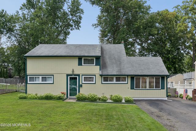 29 Pine Tree Road, Old Bridge, NJ 08857