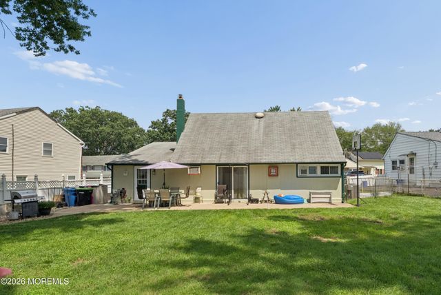 29 Pine Tree Road, Old Bridge, NJ 08857