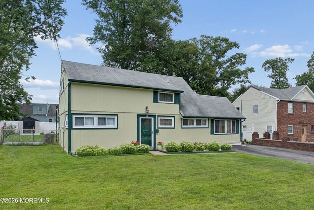 29 Pine Tree Road, Old Bridge, NJ 08857