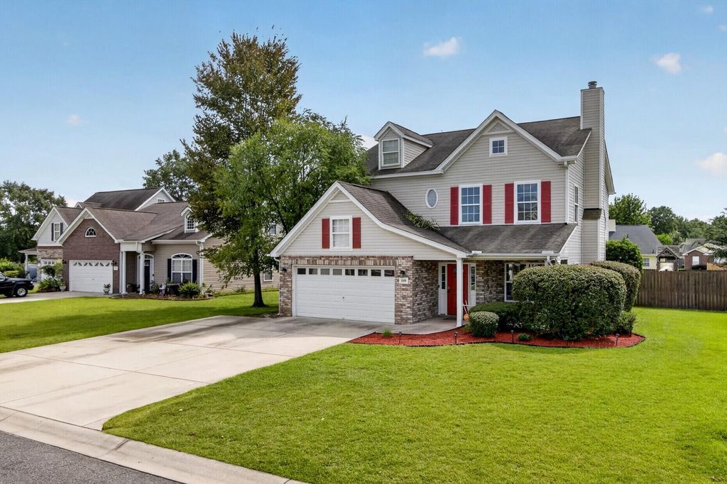 Image 1 of property listing at 109 Netherfield Drive, Summerville, SC 29486
