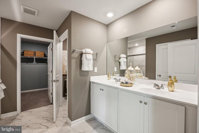 114 FAIRFIELD DR, Staunton, VA 24401