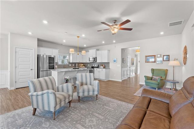 29 Sleepy Oaks NE Trail, Rome, GA 30165