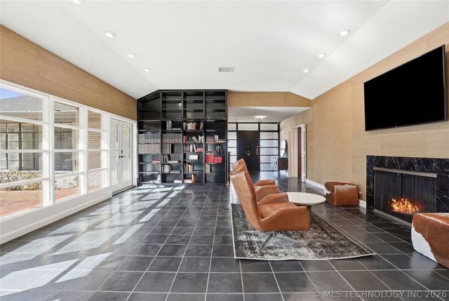 4123 S Victor Court, Tulsa, OK 74105