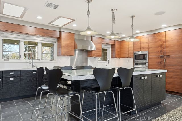 4123 S Victor Court, Tulsa, OK 74105