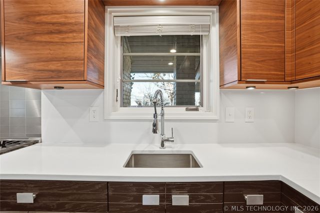 4123 S Victor Court, Tulsa, OK 74105