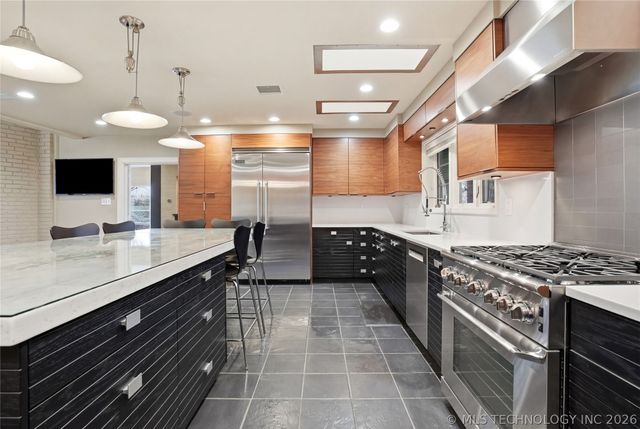 4123 S Victor Court, Tulsa, OK 74105