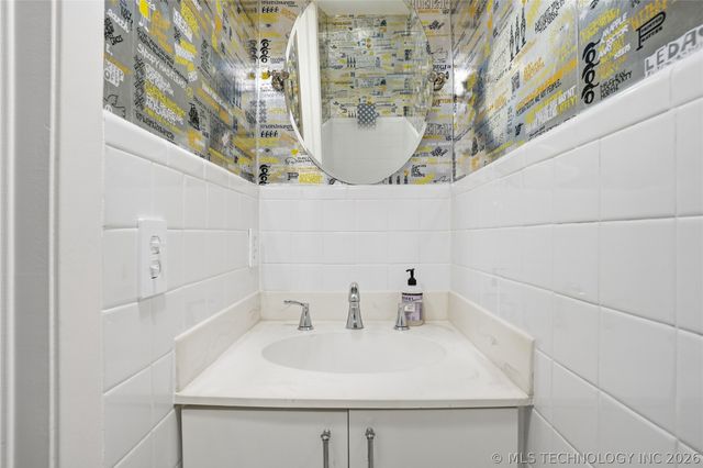 4123 S Victor Court, Tulsa, OK 74105