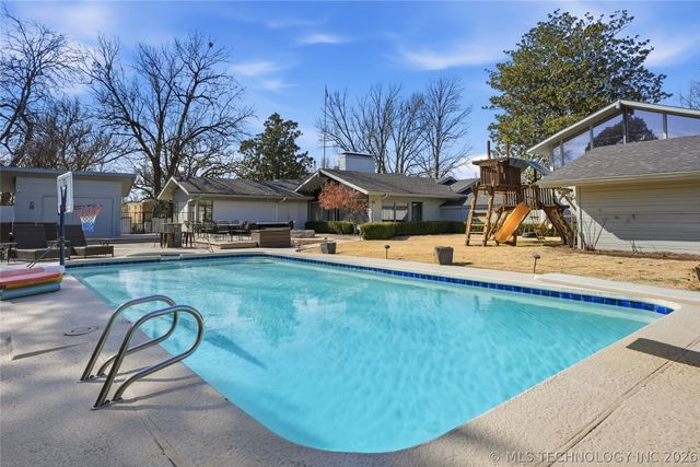 4123 S Victor Court, Tulsa, OK 74105