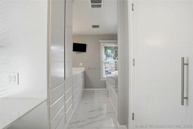 4123 S Victor Court, Tulsa, OK 74105