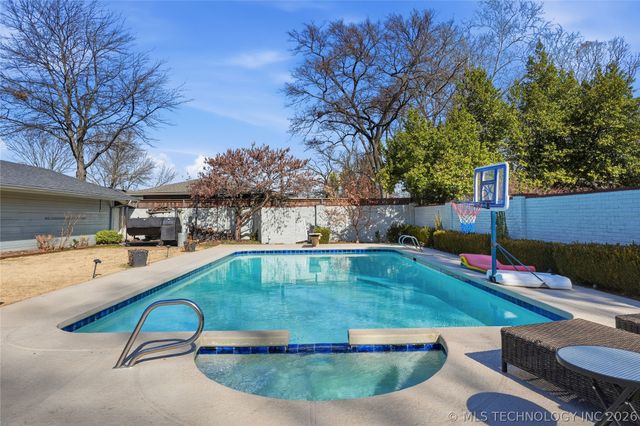 4123 S Victor Court, Tulsa, OK 74105