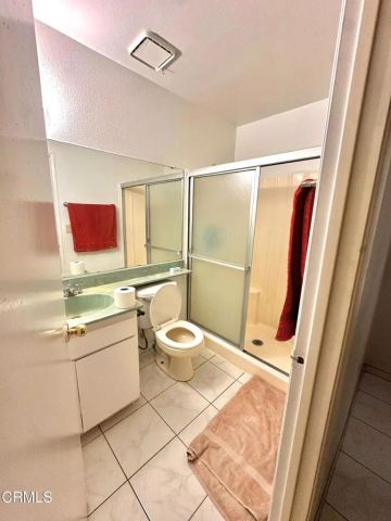 11440 Strathern Street, North Hollywood, CA 91605