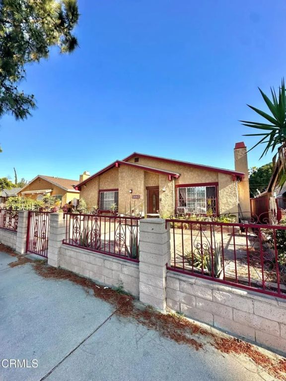 11440 Strathern Street, North Hollywood, CA 91605