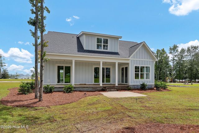 1101 Crown Pointe Drive, Hampstead, NC 28443