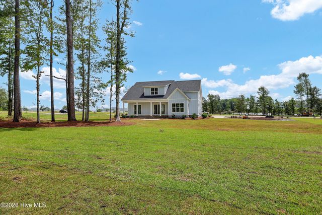 1101 Crown Pointe Drive, Hampstead, NC 28443