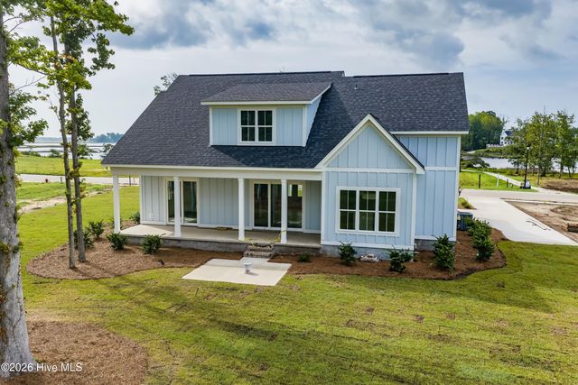 1101 Crown Pointe Drive, Hampstead, NC 28443