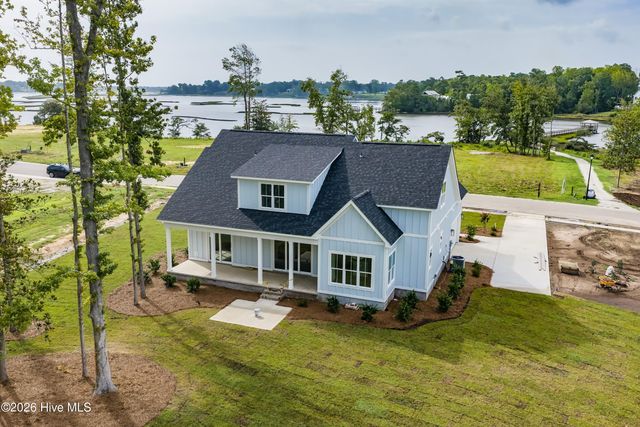 1101 Crown Pointe Drive, Hampstead, NC 28443