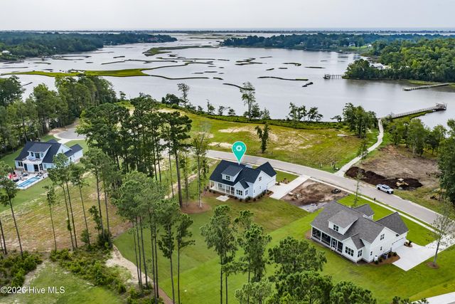 1101 Crown Pointe Drive, Hampstead, NC 28443