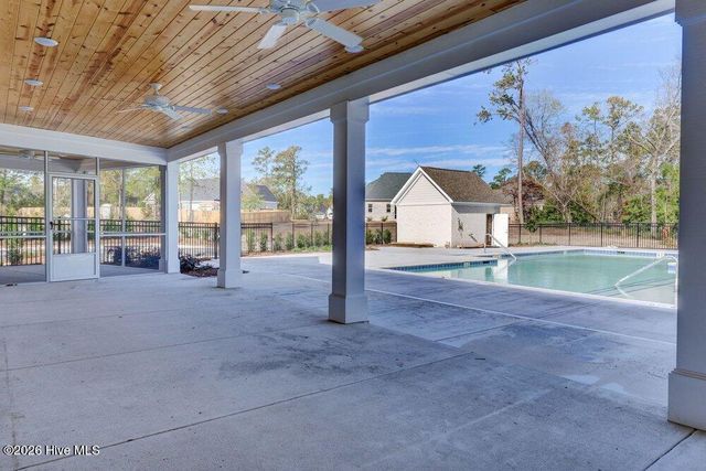 1101 Crown Pointe Drive, Hampstead, NC 28443