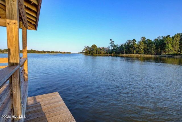 1101 Crown Pointe Drive, Hampstead, NC 28443