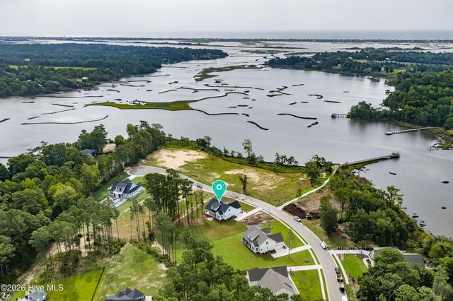 1101 Crown Pointe Drive, Hampstead, NC 28443