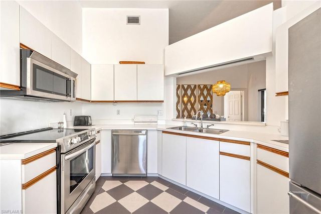 577 Beachwalk CIR R203, Naples, FL 34108