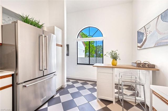 577 Beachwalk CIR R203, Naples, FL 34108