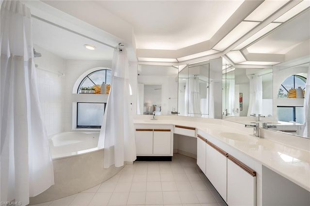 577 Beachwalk CIR R203, Naples, FL 34108