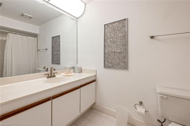 577 Beachwalk CIR R203, Naples, FL 34108
