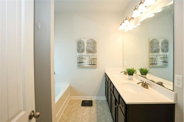 154 Laurel Cove Drive, Hoschton, GA 30548