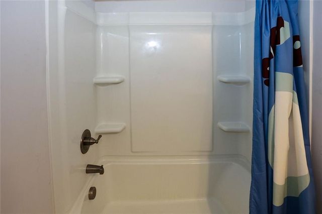 154 Laurel Cove Drive, Hoschton, GA 30548