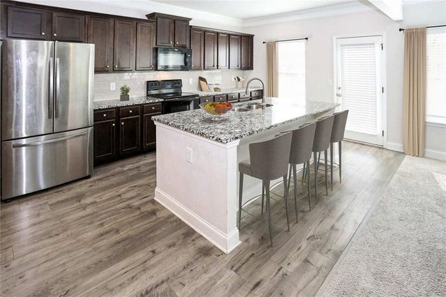 154 Laurel Cove Drive, Hoschton, GA 30548