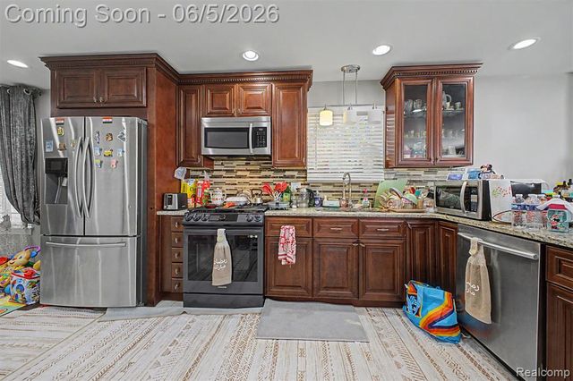 5524 Maple Street, Dearborn, MI 48126