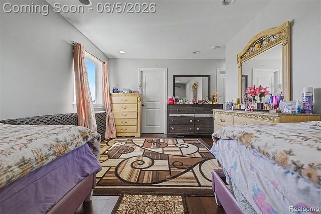 5524 Maple Street, Dearborn, MI 48126