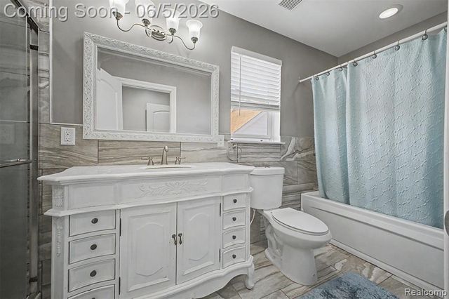 5524 Maple Street, Dearborn, MI 48126