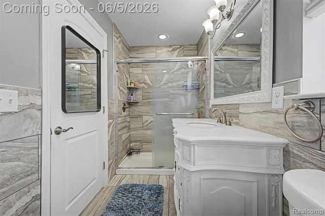 5524 Maple Street, Dearborn, MI 48126