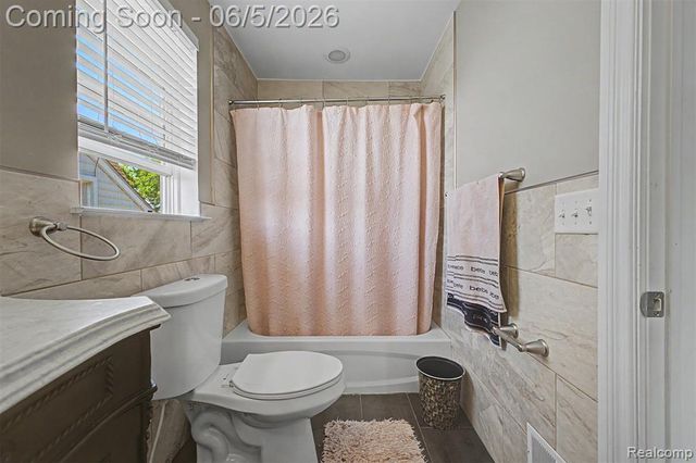 5524 Maple Street, Dearborn, MI 48126
