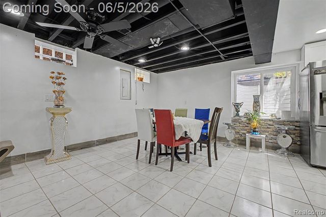 5524 Maple Street, Dearborn, MI 48126