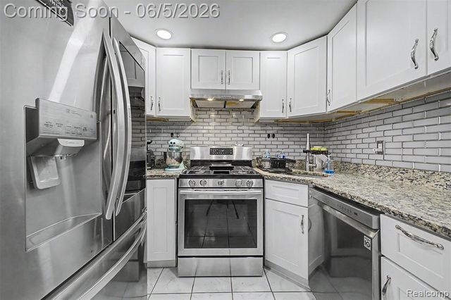 5524 Maple Street, Dearborn, MI 48126